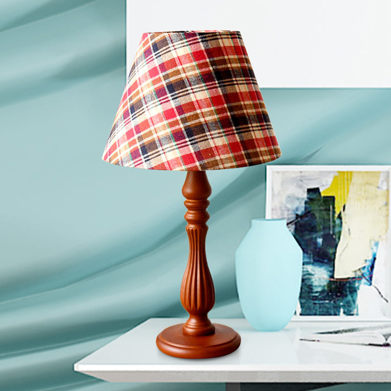 Rood/blauw/groen 1 lichte taakverlichting klassieke stof vat vorm nachttafellamp voor slaapkamer met houten basis