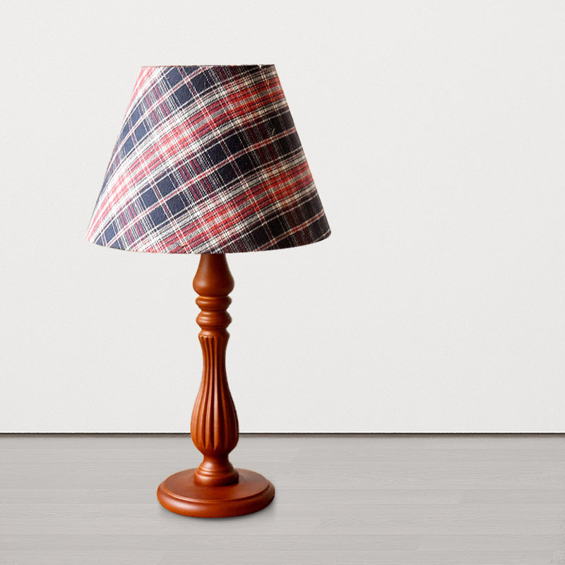 Rood/blauw/groen 1 lichte taakverlichting klassieke stof vat vorm nachttafellamp voor slaapkamer met houten basis