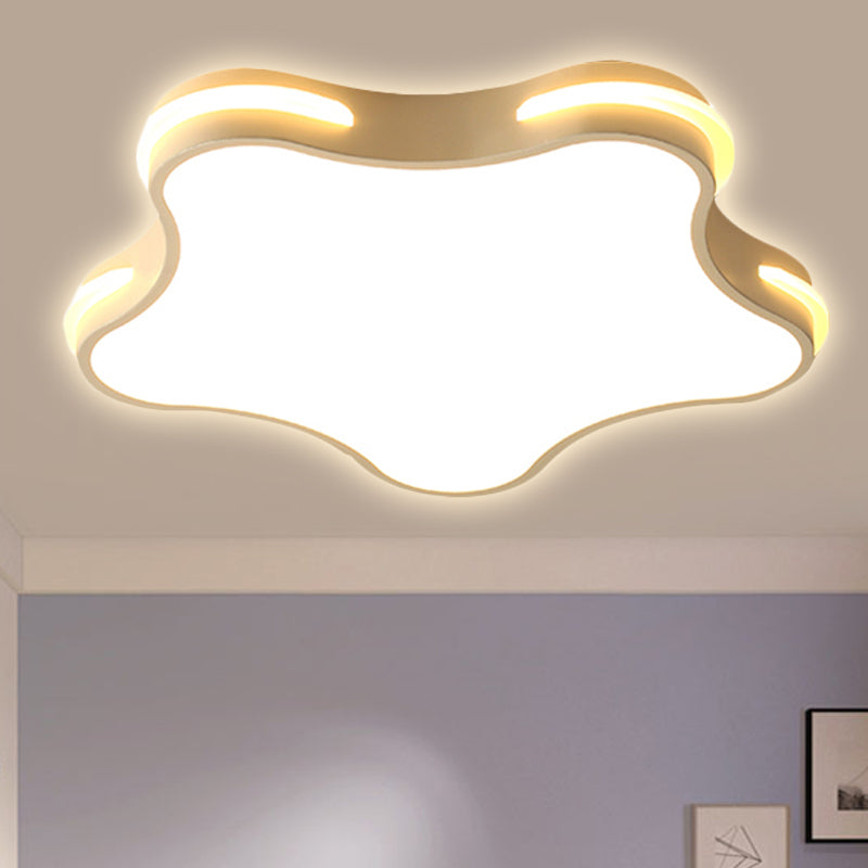 Lámpara de techo LED de acrílico moderna con forma de estrella blanca para dormitorio de niños