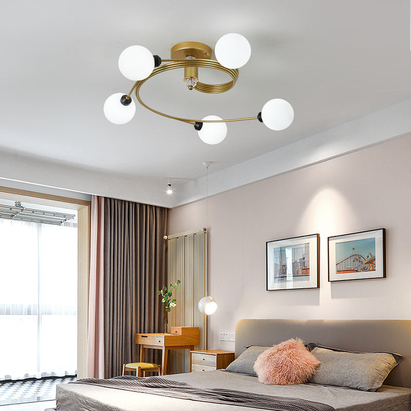 Gold Spiral Semi Flush Lighting Nordic 3/5 Lichter Deckeneinbau mit Orb Klar/Milch/Weiß Glasschirm