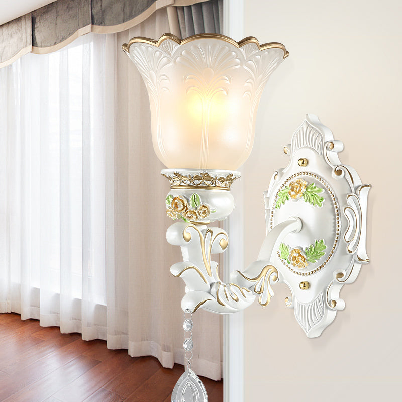 Opal Glass Flower Wall Sconce Light tradizionale 1/2 Luci da soggiorno Lampada da parete in bianco