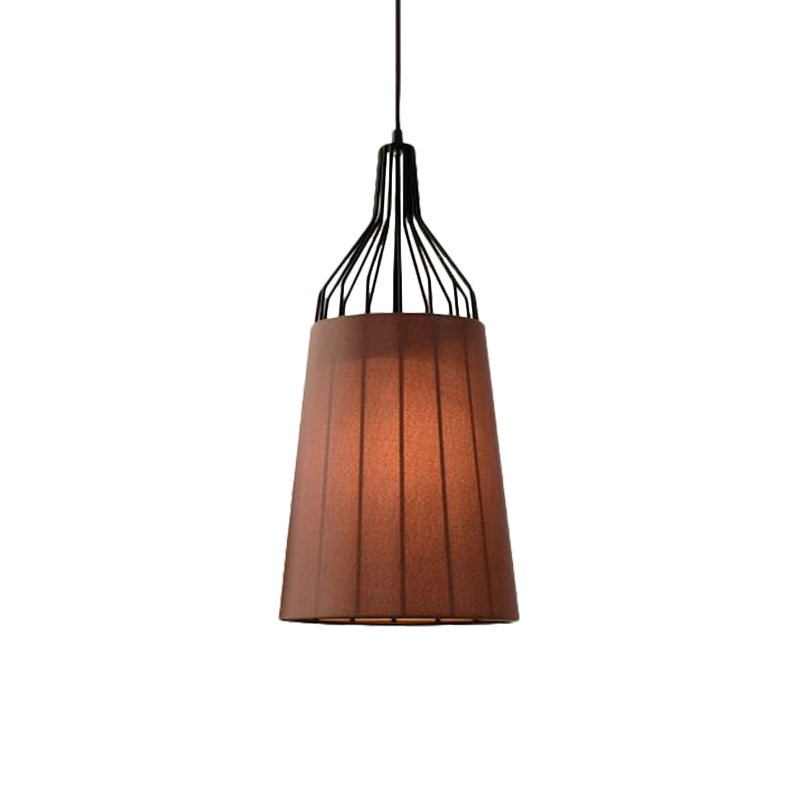 11 “/14” W Candelier de techo cónico vintage 3 luces Luz de suspensión de tela en negro/café/beige con marco de hierro