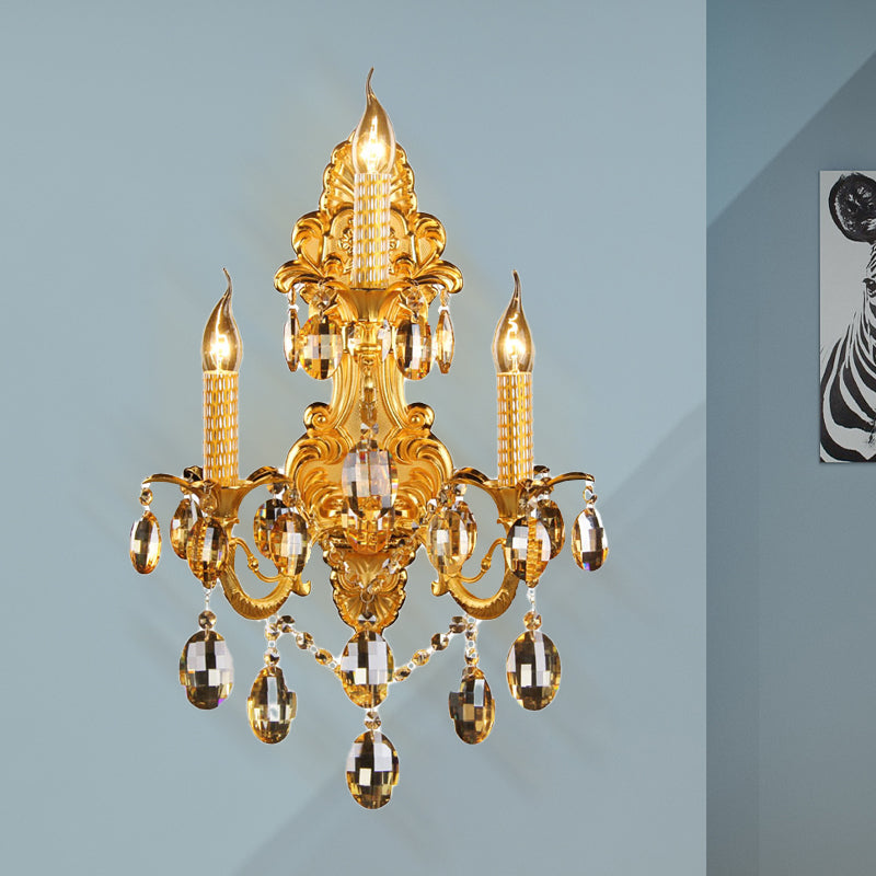Éclairage de mur de bougie traditionnel 3 têtes d'éclairage d'écran en métal en or avec décoration de chute en cristal