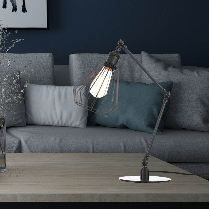 Lampada da tavolo per camera da letto Diamond Cage Illuminazione metallica Lampada da tavolo regolabile elegante a 1 testa per fattoria con finitura nera/ottone