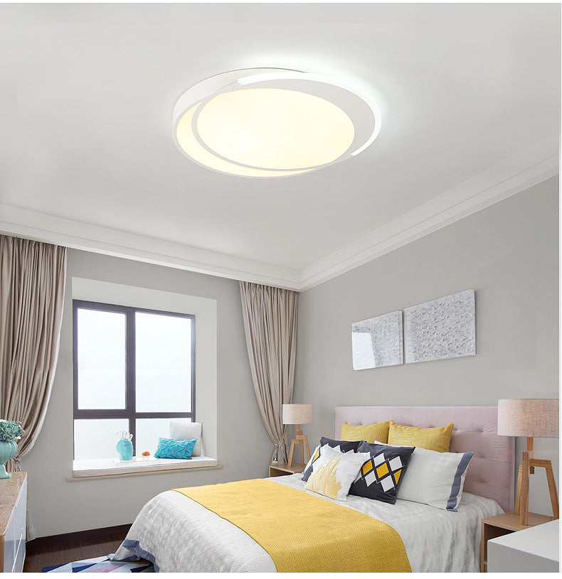 Circle Acrylic Flush Mounted Ceiling Light Minimalistic LED White Flushmount Ceiling Lamp