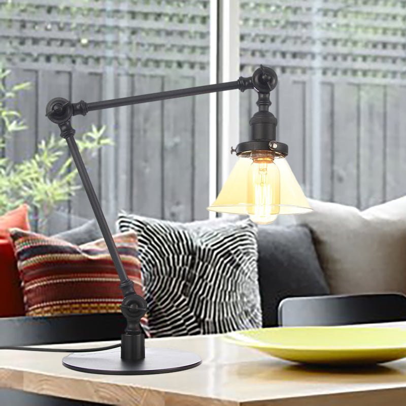 Table conique de style industriel clair Ambre / verre transparent et métal 1 lampe de table de chambre à coucher légère avec bras réglable en noir / laiton