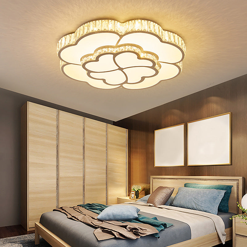 19.5"/23.5“/31.5“ W LED Flush Ceiling Light Modern Petal Crystal Flush Mount Lighting in White for Bedroom