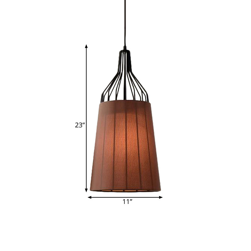 11 “/14” W Candelier de techo cónico vintage 3 luces Luz de suspensión de tela en negro/café/beige con marco de hierro