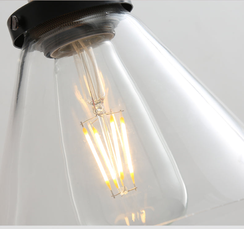 Vintage Industrielle Wandleuchter Ein leichtes Leuchten Licht im klaren Glasschatten