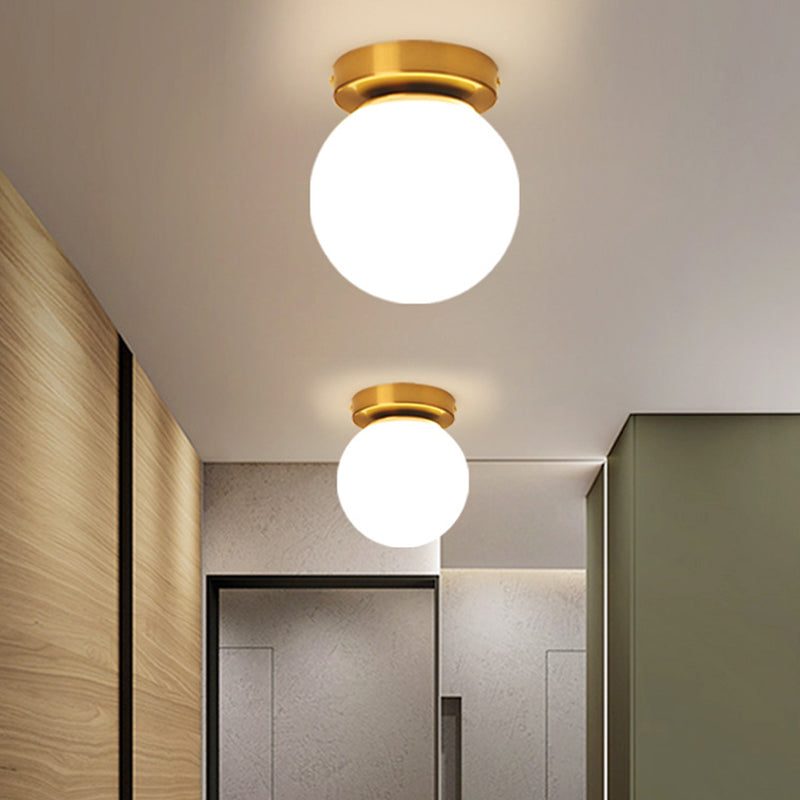 Foyer-inbouwverlichting met één lamp Minimalistische plafondlamp met bolvormige glazen kap