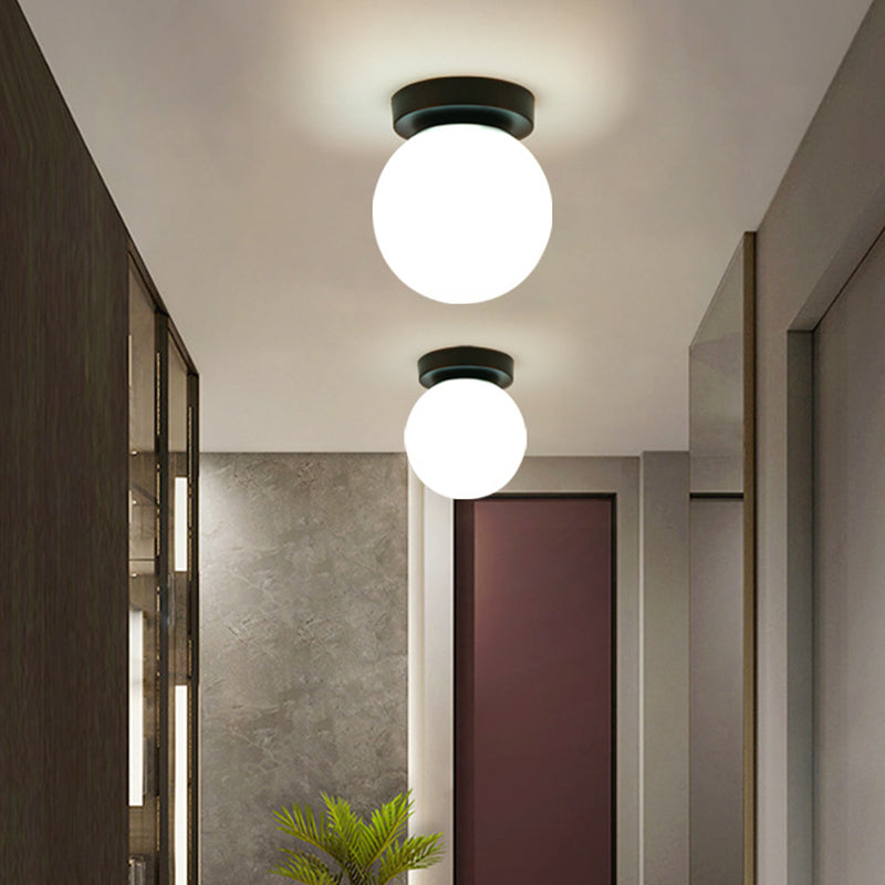 Foyer-inbouwverlichting met één lamp Minimalistische plafondlamp met bolvormige glazen kap
