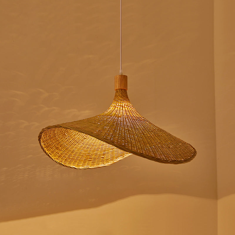 Beige Hut Form Suspension Anhänger Licht zeitgenössischer Stil Rattan Anhänger Beleuchtung