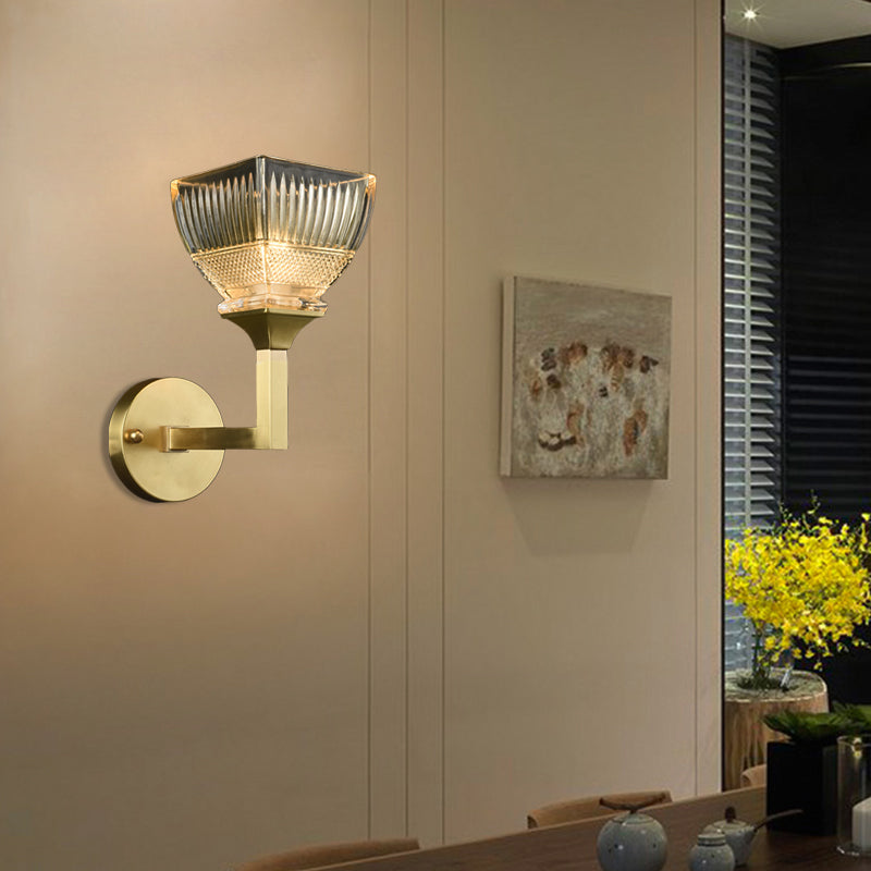 Lámpara de pared modernista de antorcha de vidrio prismático 1/2 cabezas de pared con brazo dorado vertical
