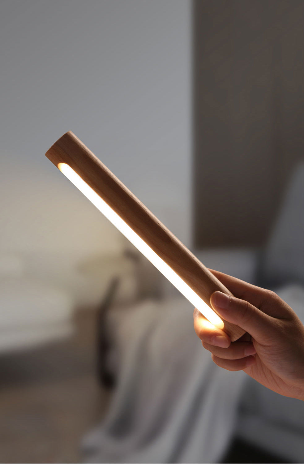 Lámpara de pared LED de dormitorio nórdico ángulo de madera ajustable Luz de madera para la cama