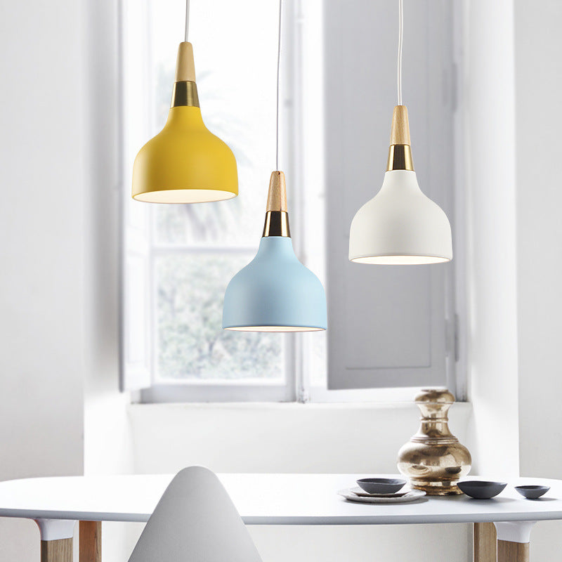 Wooden Top Down Lighting Pendant Nordic Style Metal Ceiling Pendant Lamp for Restaurant