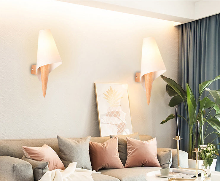 Creative Wooden Wall Lamp 1 Head Glass Shade Wall Sconce for Corridor Bedroom