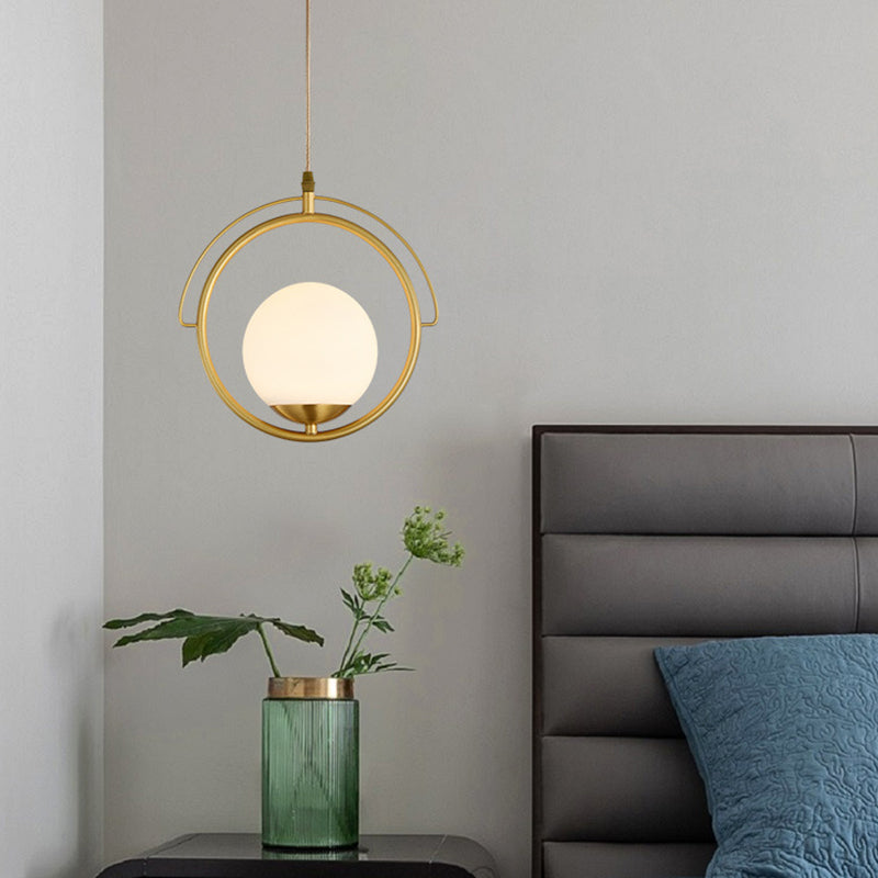 11.5 "Diameter Brassring Eenmalige lichtophanging Lamp Witglas Balschaduw Moderne stijl Verlichtingsarmatuur voor slaapkamer