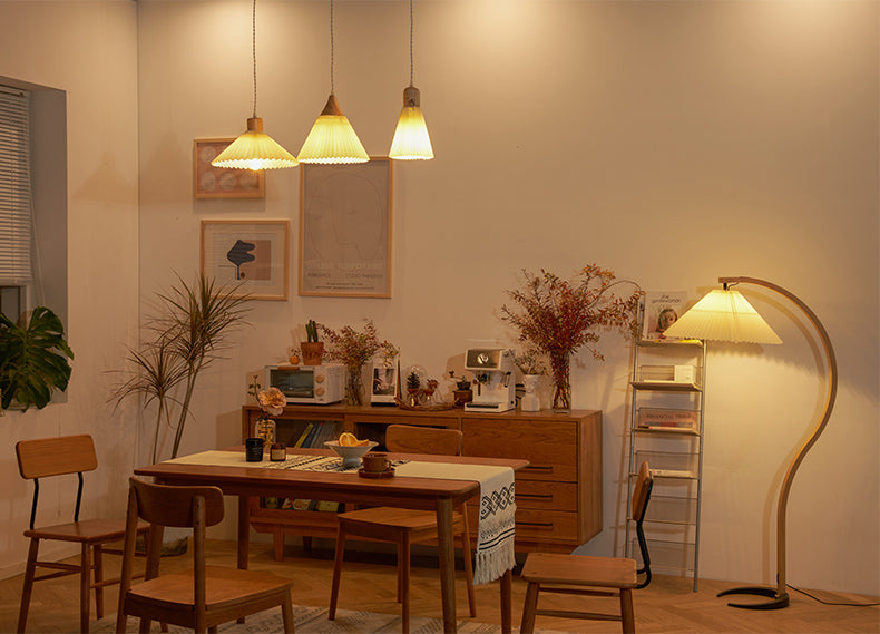 Pleated Fabric Shade Hanging Lamp Nordic Style Single Wood Pendant Lighting for Diner