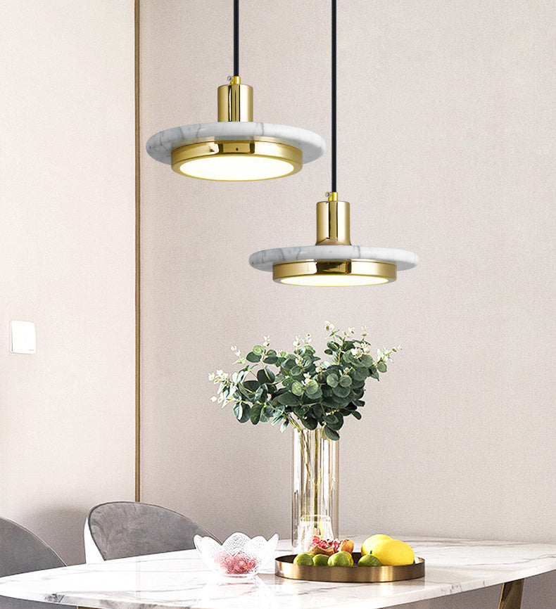 Kappengeformte Marmorhängeblocke Leuchte minimalistische LED -Anhängerbeleuchtung für das Restaurant
