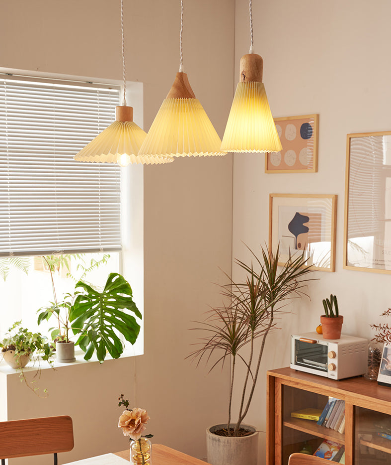 Pleated Fabric Shade Hanging Lamp Nordic Style Single Wood Pendant Lighting for Diner