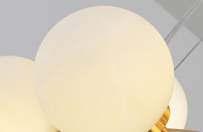 16 lumières Restaurant Island Lamp Minimaliste Gold Hanging Light avec boule blanc nulle