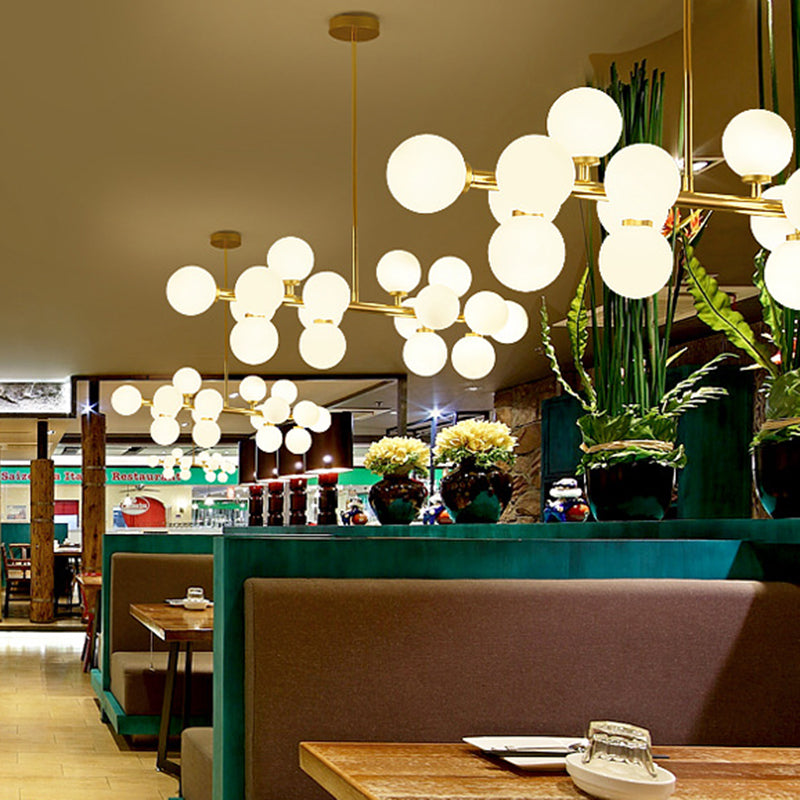 16 lumières Restaurant Island Lamp Minimaliste Gold Hanging Light avec boule blanc nulle