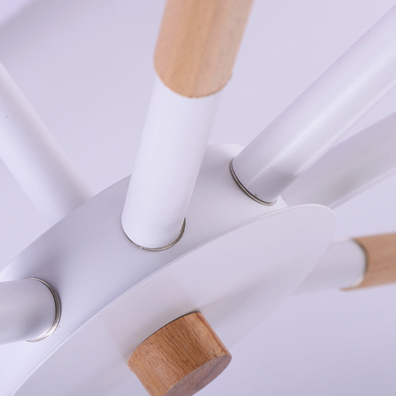 Radialer hölzerner Kronleuchter nordischer Pendelleuchte mit sich verjüngter Metallschatten