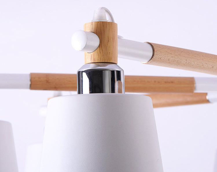 Radialer hölzerner Kronleuchter nordischer Pendelleuchte mit sich verjüngter Metallschatten