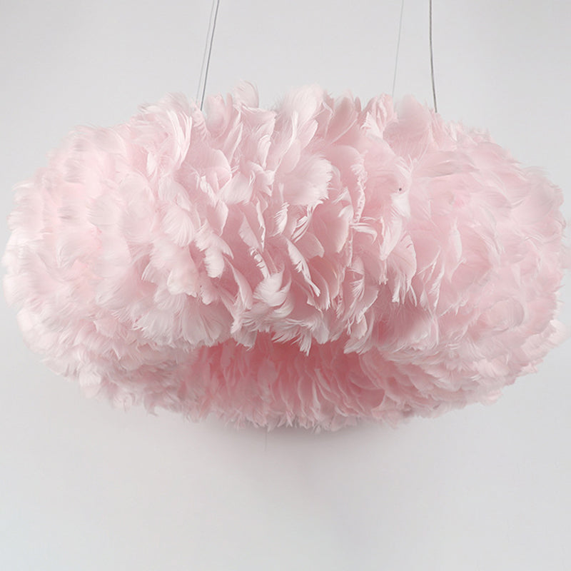Il lampadario a forma di ciondolo a forma di ciambella rosa illuminazione lampadario piuma per camera da letto