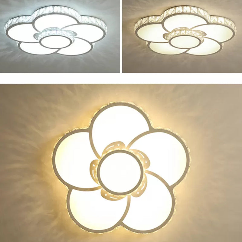 Flower Living Room Flush Mounted Ceiling Light Crystal Modern Flushmount Ceiling Fixture in Chrome