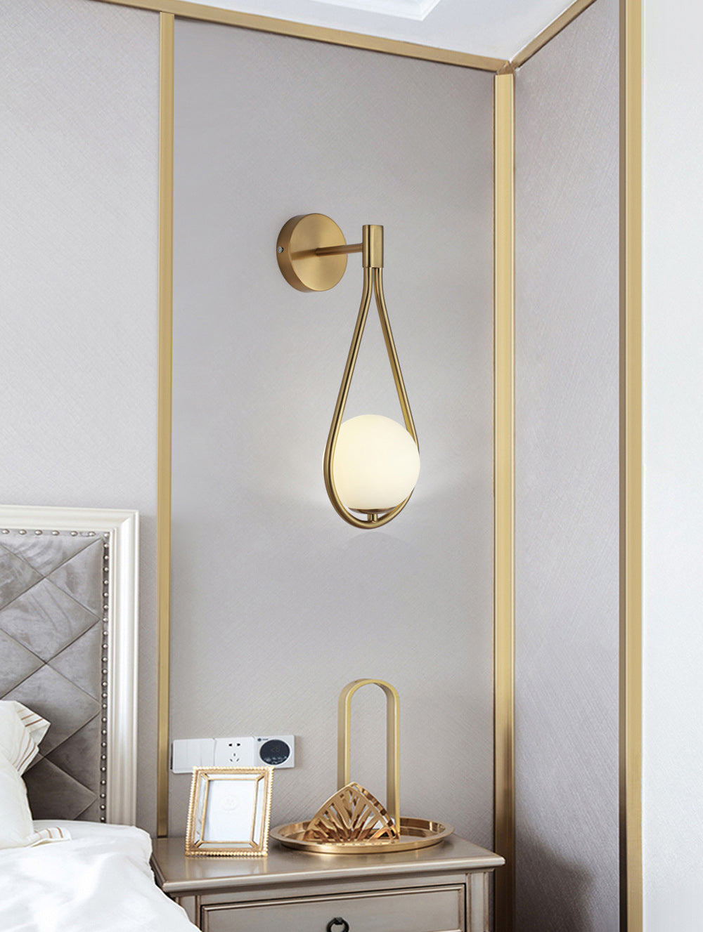 Lampe murale du globe moderne Verre blanche 1 lumière lumineuse légère pour la chambre corride