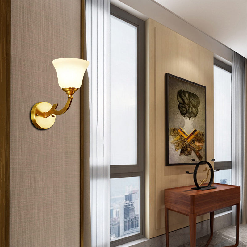 Gold 1 Light Wall Splockure Fixture Colonial Style Glass Bell Shade Murning Light para corredor