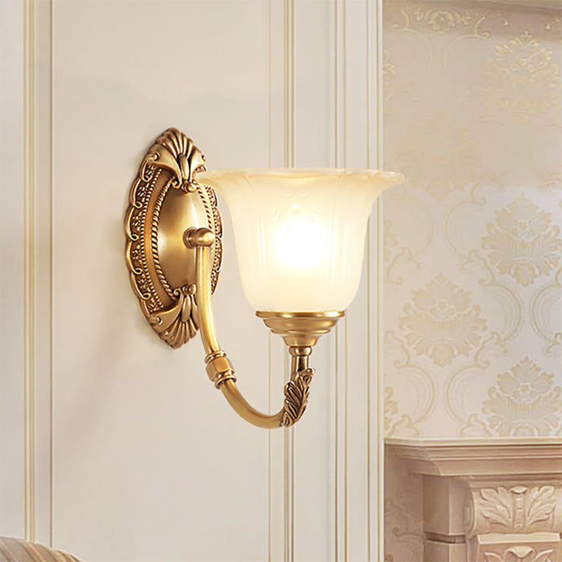 Mémorloqueur Curbe Curved Sconce Style classique 1/2-Bulb Bedroom Wall Lampe With Opal Glass Petal Shade