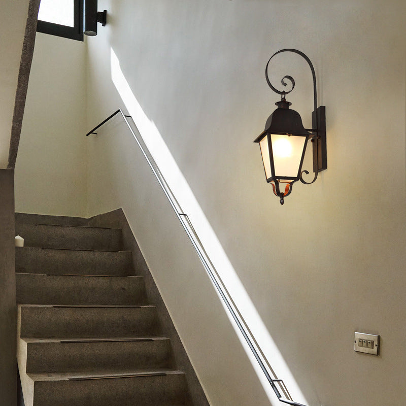 Lámpara de pared metálica de una sola luz vintage, aplique de pared impermeable para exteriores con brazo fijo para escaleras y pasillos