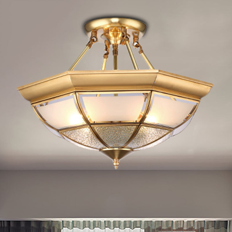 Brass 4 lumières Plafond semi-flush Colonialisme Colonialisme incurvé en verre givré Dôme Plafond Chandelier pour le salon, 14 "/ 16" W