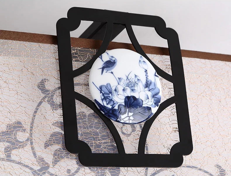 Plafond carré blanc Aménagement monté sur le plafond de style moderne.