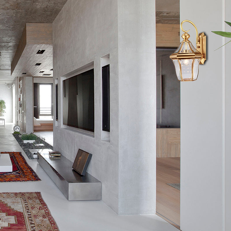 Linterla de iluminación de pared de oro de metal Linterna de pared tradicional de 1 luz para sala de estar para sala de estar