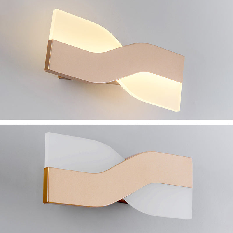 Contemporary Style Wall Light Rotatable LED Acrylic Sconce Light Fixture for Bedside