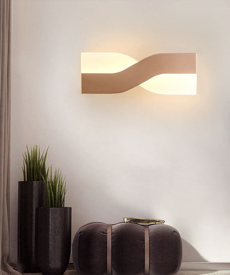Contemporary Style Wall Light Rotatable LED Acrylic Sconce Light Fixture for Bedside
