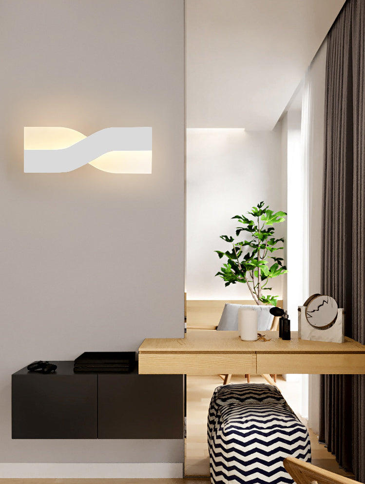 Contemporary Style Wall Light Rotatable LED Acrylic Sconce Light Fixture for Bedside