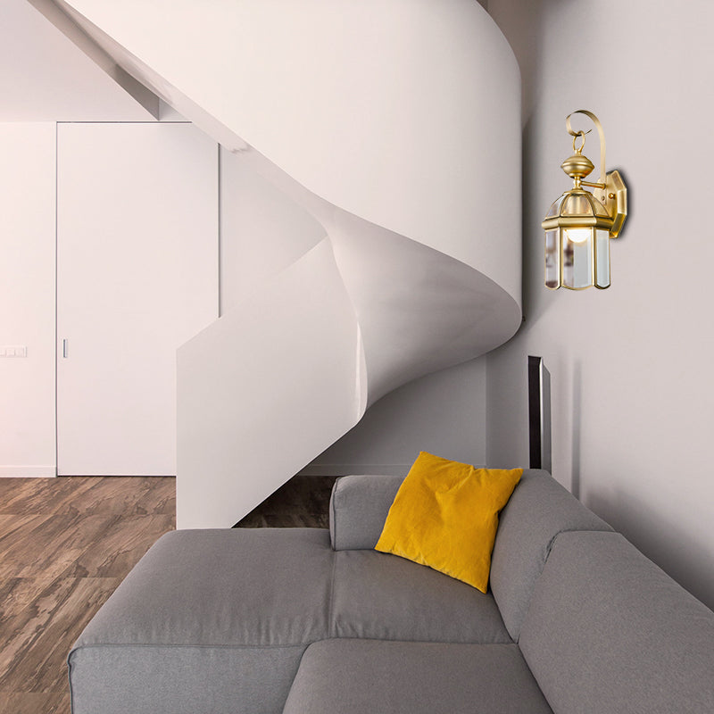 Lámpara de pared de linterna de metal tradicional de luz de 1 luz de latón con sombra de vidrio transparente