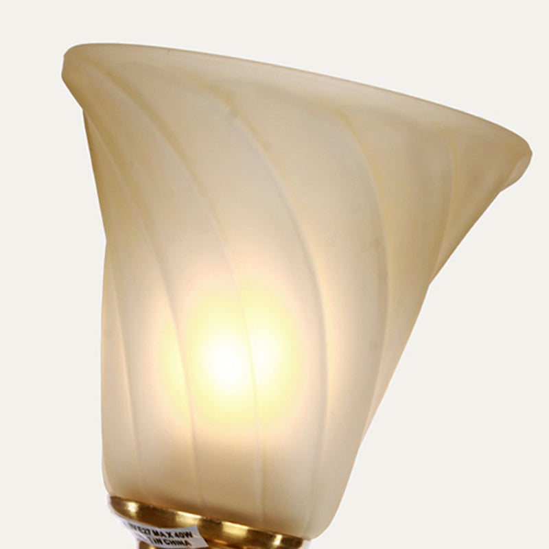 Luminaire mural de cloche de style moderne 1 têtes d'éclairage mural en verre ambre en or pour le salon