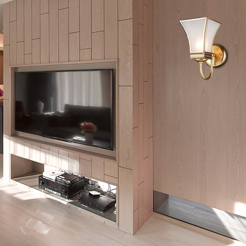 Bell Metal Wall Donce Tradicional 1/2 Bulbos de latón Liver de pared de la sala de estar de latón.