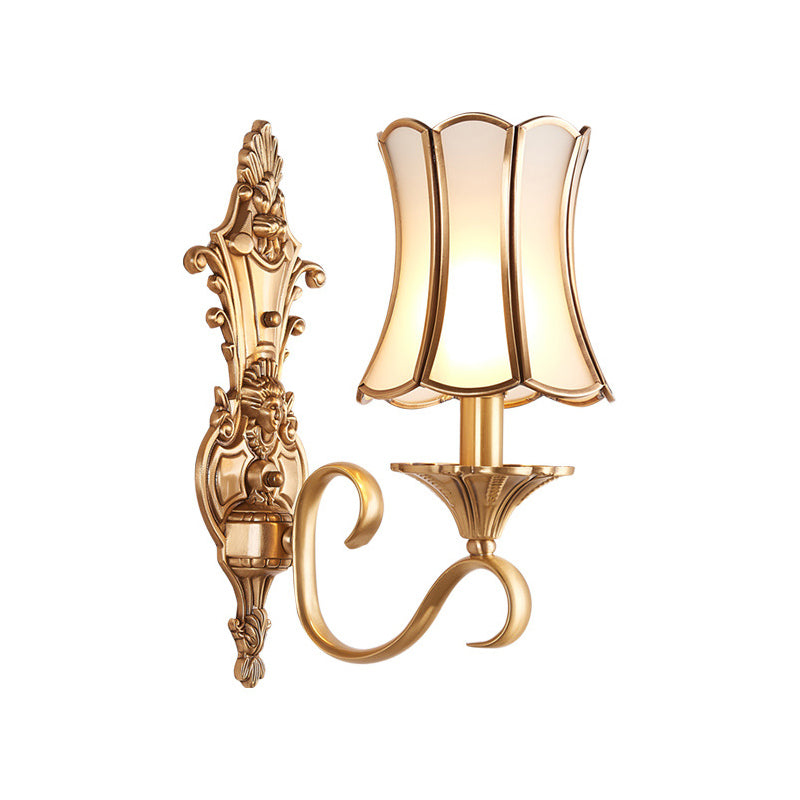 1/2 Bulbs Wall Sconce Traditional Brass Curved Metal Wall Light Fixture for Living Room