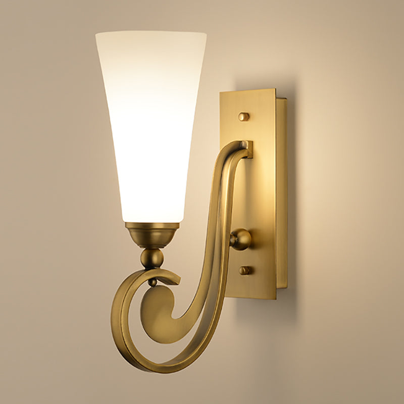 1 illuminazione a parete conica in testa in stile modernismo in vetro glassata con braccio curvo dorato