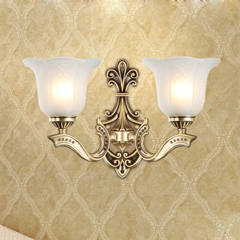 Moup de support en laiton métallique Sparted 1/2-Light Classic Élégant élégant luminaire mural avec Opal Glass Petal Shade