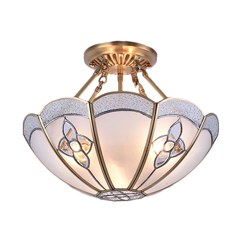 Mit überbissenem Schlafzimmer Semi Flush Mount Antique Metall 4 Lampen Messing Deckenbeleuchtung mit gebogener gefrosteter Glasschatten