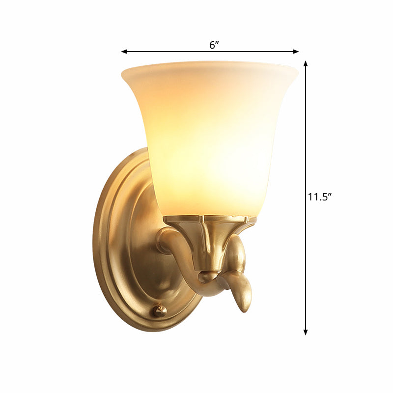 Bell White Glass Wall Lighting Aplicure Style Modernism Style 1/2 Head Liver Lampa de pared en latón