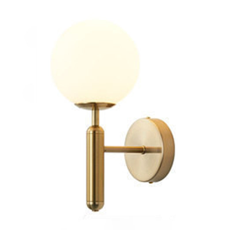 Melkachtige witte bal en waterpatroon bal eigentijds 1 hoofd wandmontage verlichting in messing