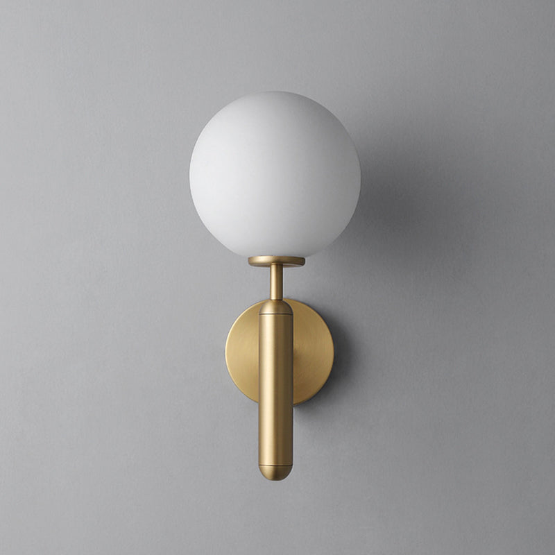 Melkachtige witte bal en waterpatroon bal eigentijds 1 hoofd wandmontage verlichting in messing